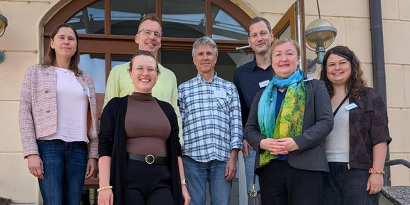 The project team, from left to right: Assistant Professor Dr. Daniela Schmitz, Olga Wagner, Professor Dr. Uwe Wilkesmann, Manfred Fiedler, Jan-Hendrik Ortloff, Professor Dr. Liudvika Leišytė, Dr. Anna-Lena Rose.